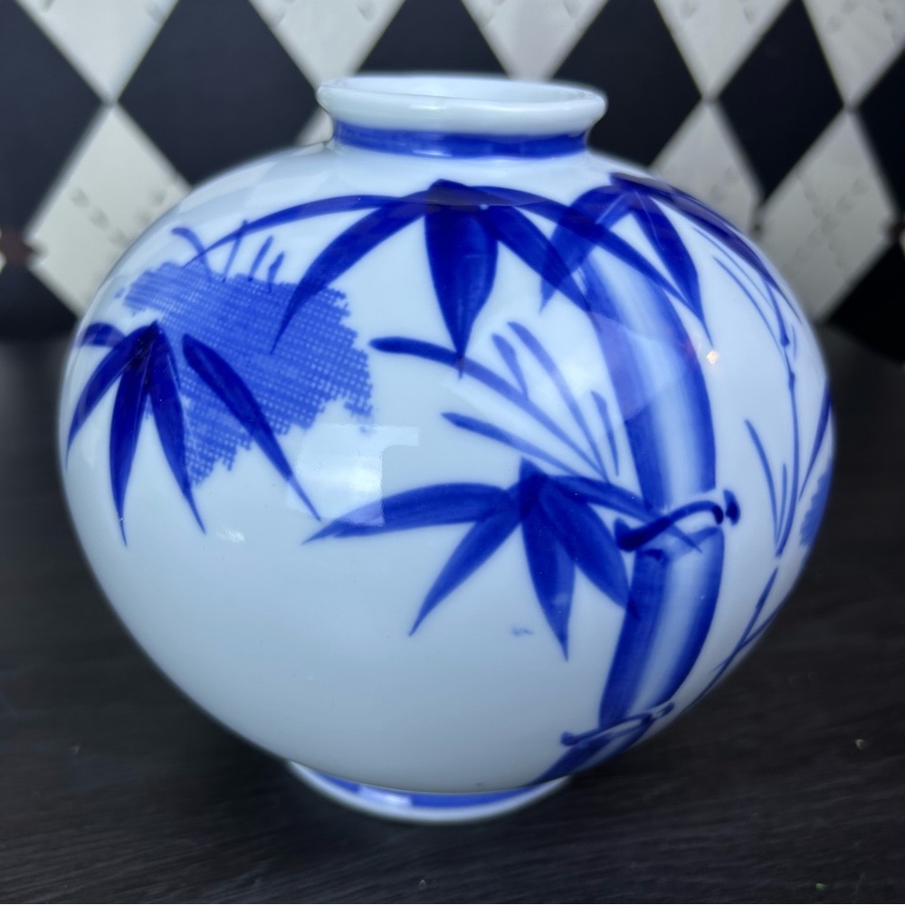 Blue White Porcelain Bamboo Vase Chinoiserie‎ 6.5” Grandmillenial Japan Decor - Picture 9 of 17
